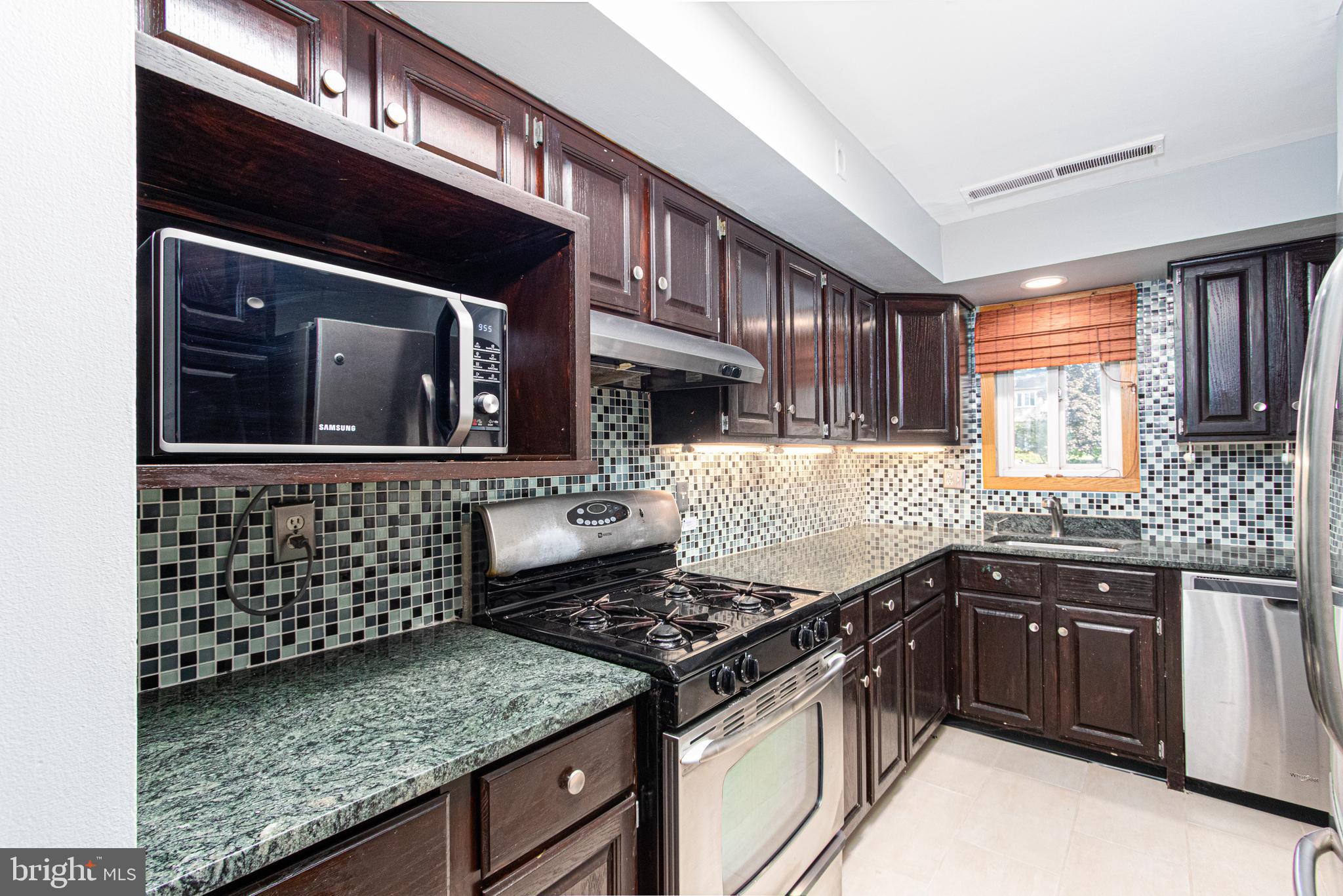 1963 Greenberry Road Baltimore, MD 21209 - Photo 2 of 47 Gallery Image 2