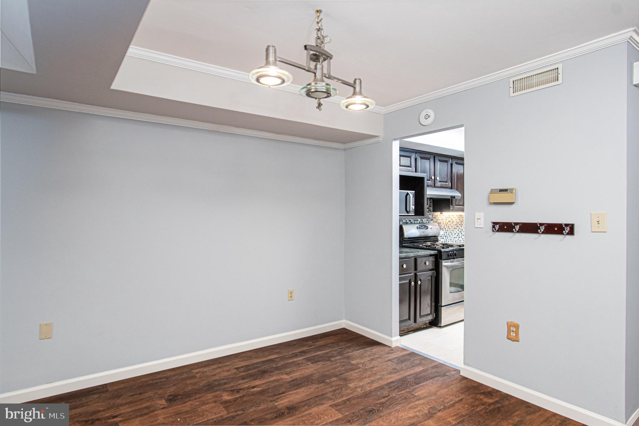 1963 Greenberry Road Baltimore, MD 21209 - Photo 12 of 47 Gallery Image 12