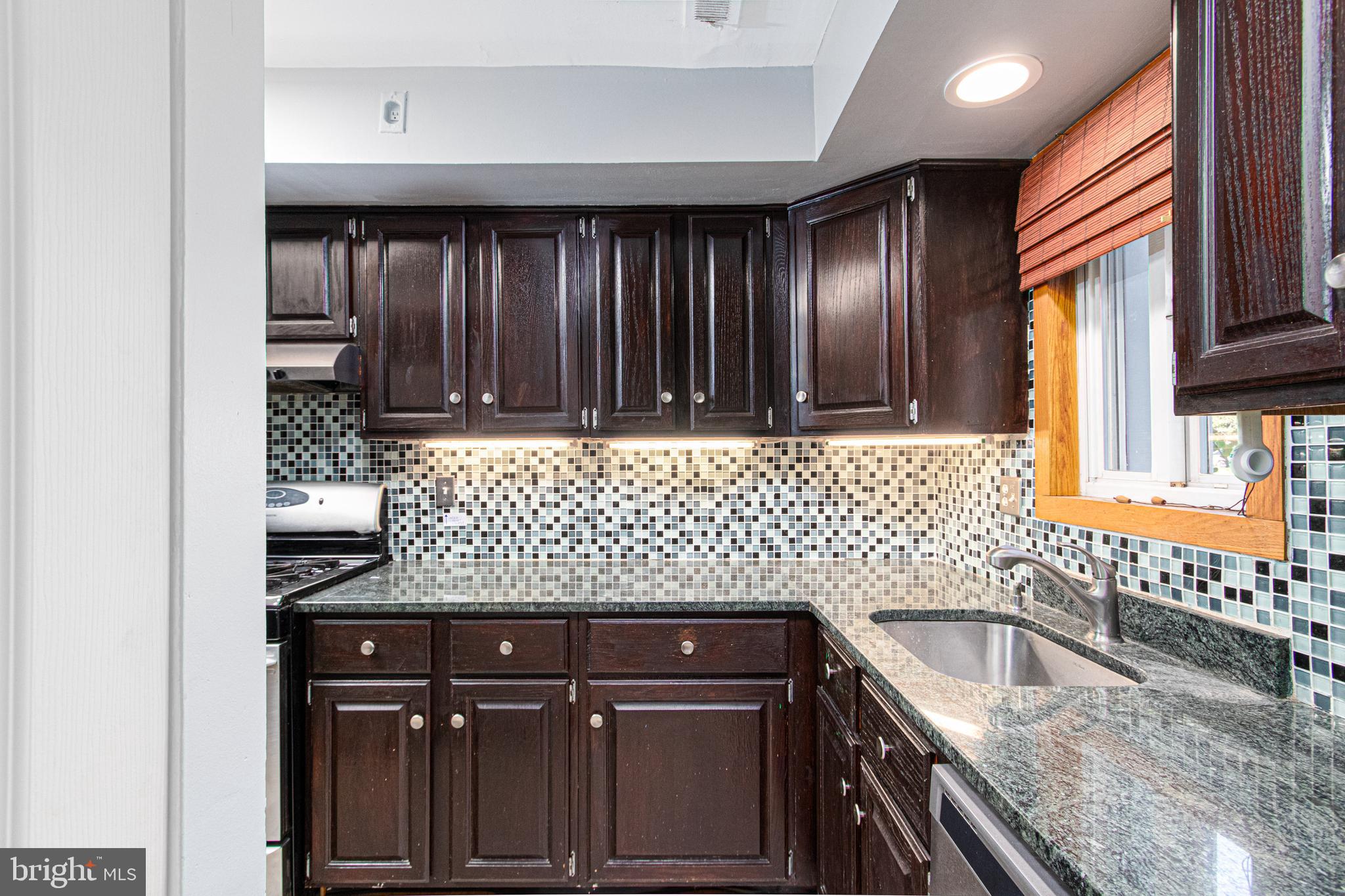 1963 Greenberry Road Baltimore, MD 21209 - Photo 15 of 47 Gallery Image 15