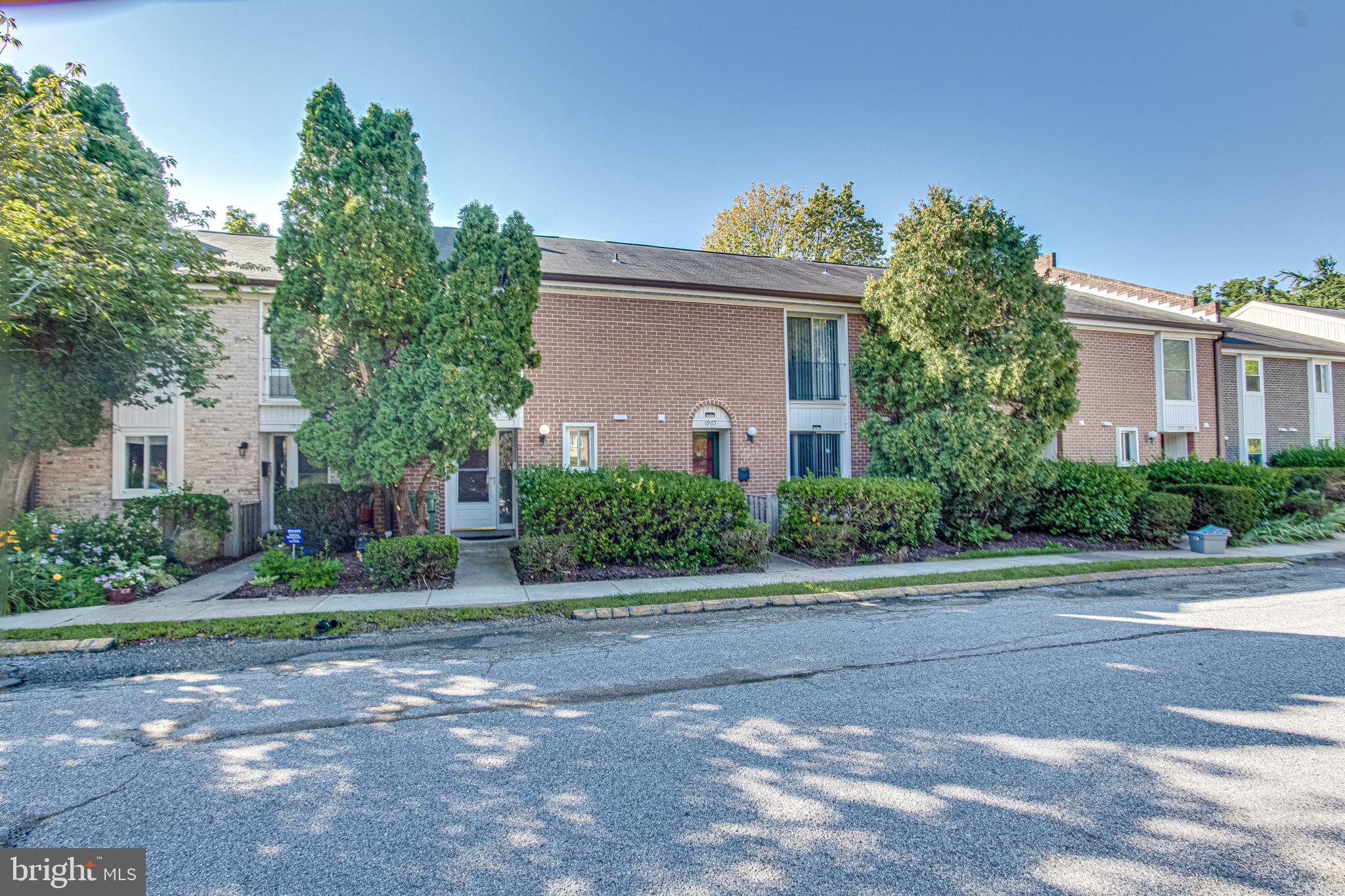 1963 Greenberry Road Baltimore, MD 21209 - Photo 5 of 47 Gallery Image 5