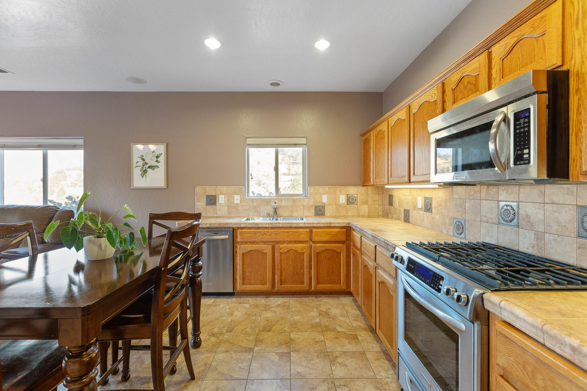 16489 Goat Ranch Road Springville, CA 93265 - Photo 40 of 52 69 GH Dining Kitchen