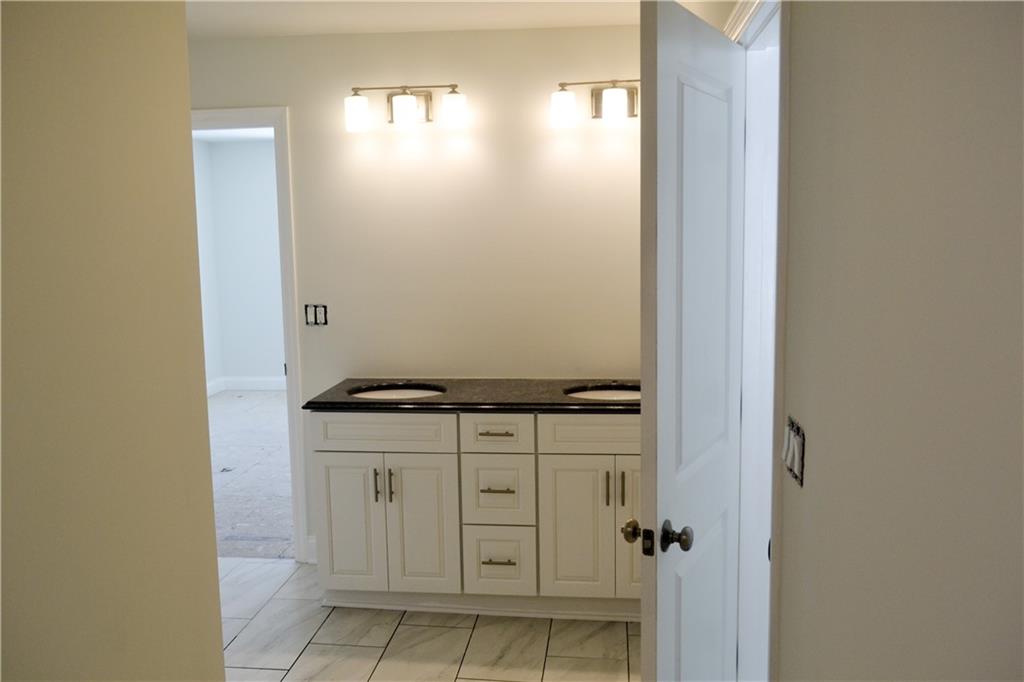 404 Haymaker Court Canonsburg, PA 15317 - Photo 31 of 40 Jack and Jill Bath