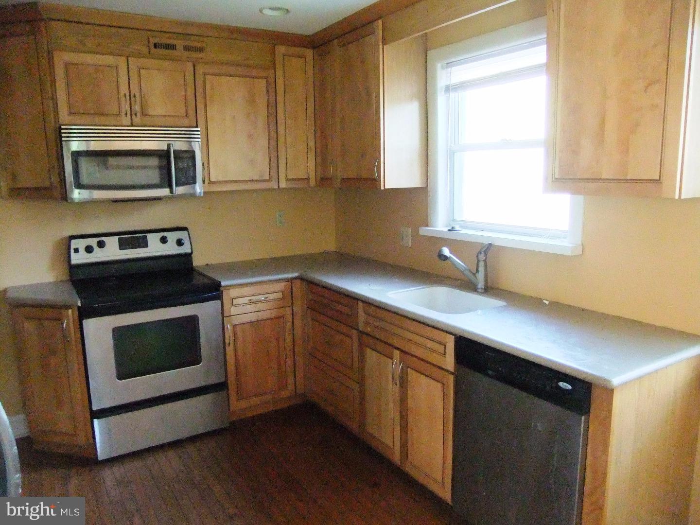1384 Harrington Road Havertown, PA 19083 - Photo 5 of 8