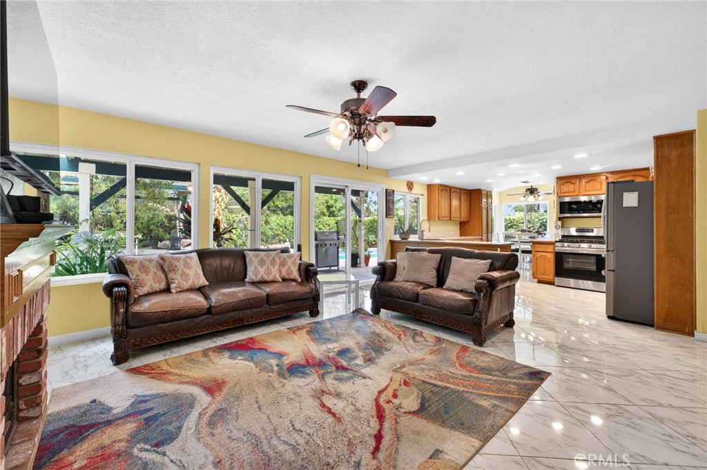 17347 Northlake Street Riverside, CA 92503 - Photo 11 of 44 Family room 17347 Northlake Dr, Riverside, CA 92503