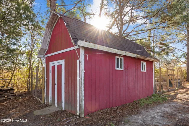 $275,500 | 278 Bear Creek Road, Hubert, NC 28539