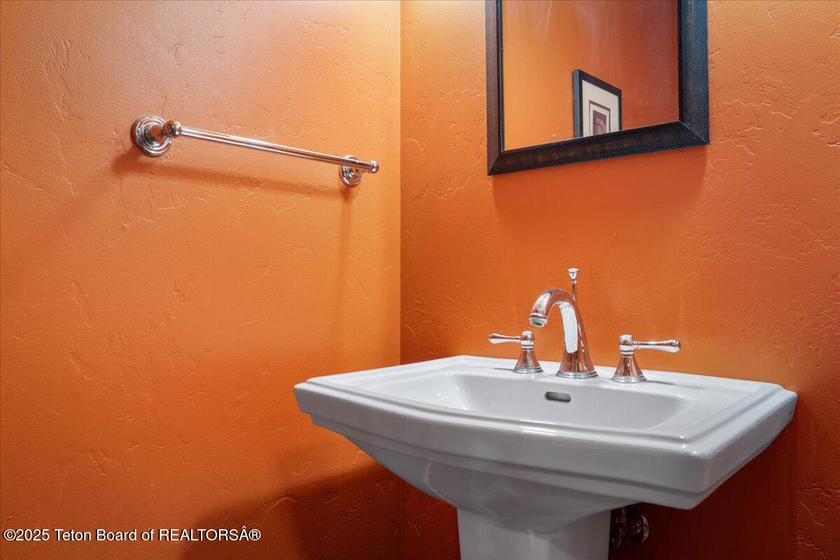 5248 South 4500 West Victor, ID 83455 - Photo 53 of 97 Powder Room