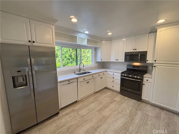 $7,100 | 449 Seaward Road, Corona del Mar, CA 92625