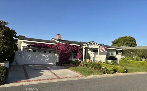 $7,100 | 449 Seaward Road, Corona del Mar, CA 92625