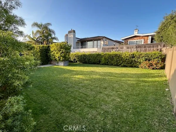 $7,100 | 449 Seaward Road, Corona del Mar, CA 92625