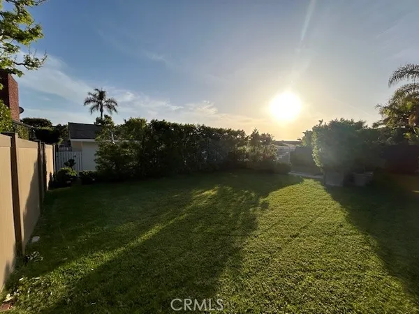 $7,100 | 449 Seaward Road, Corona del Mar, CA 92625
