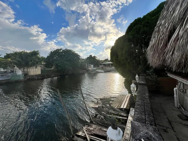 $660,000 | 11000 Southwest 43rd Lane, Miami, FL 33165