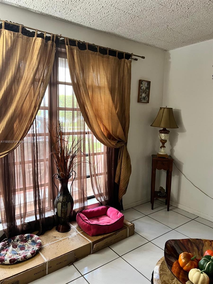 11000 Southwest 43rd Lane Miami, FL 33165 - Photo 3 of 18