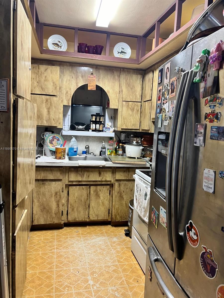 11000 Southwest 43rd Lane Miami, FL 33165 - Photo 8 of 18