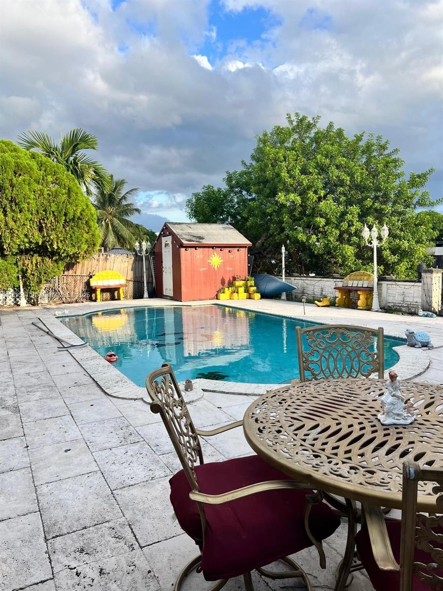 11000 Southwest 43rd Lane Miami, FL 33165 - Photo 9 of 18