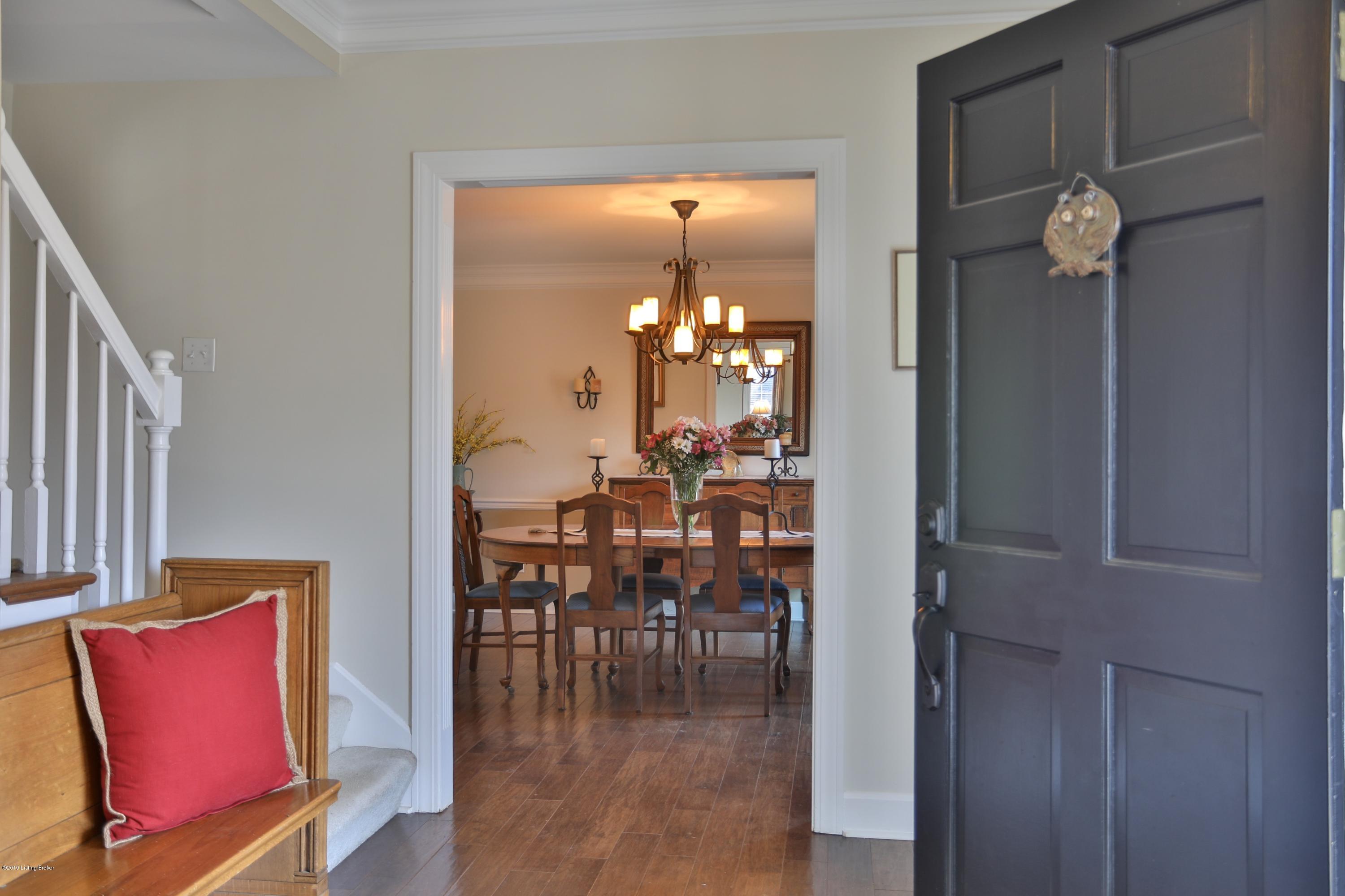 5503 Apache Road Louisville, KY 40207 - Photo 19 of 59 Entryway into dining room