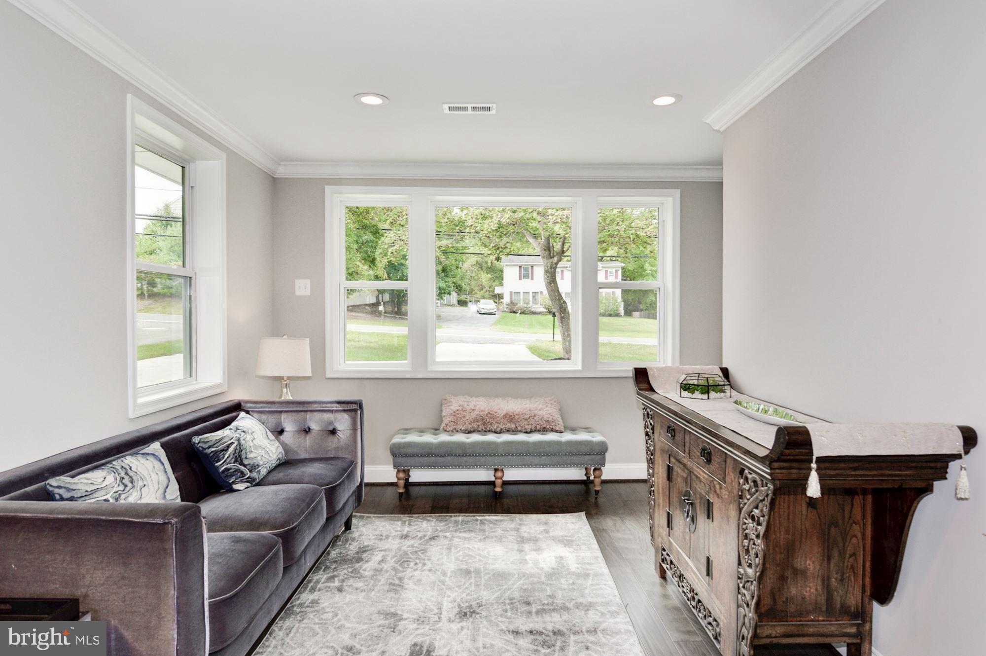 10674 Scaggsville Road Laurel, MD 20723 - Photo 9 of 21 Bright family room