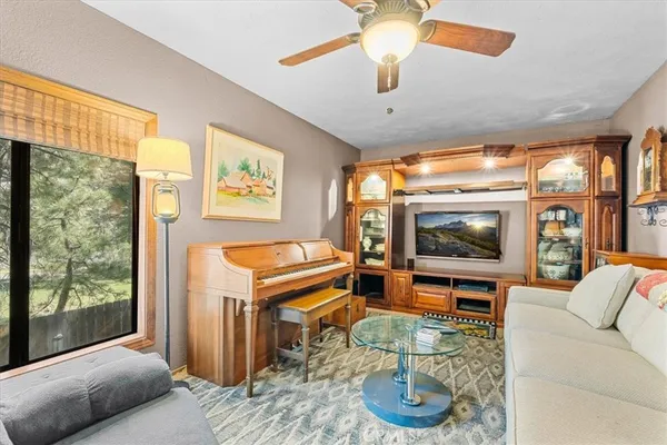 $634,900 | 1902 Virginia Street, Wrightwood, CA 92397