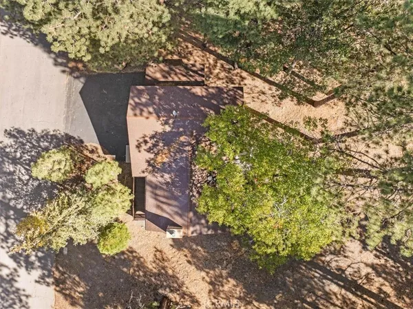 $634,900 | 1902 Virginia Street, Wrightwood, CA 92397