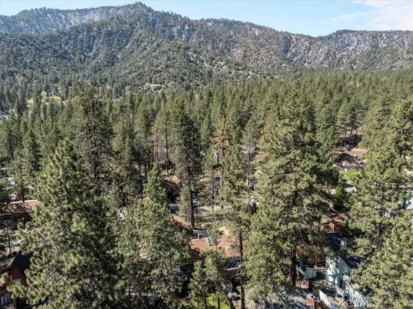 $634,900 | 1902 Virginia Street, Wrightwood, CA 92397