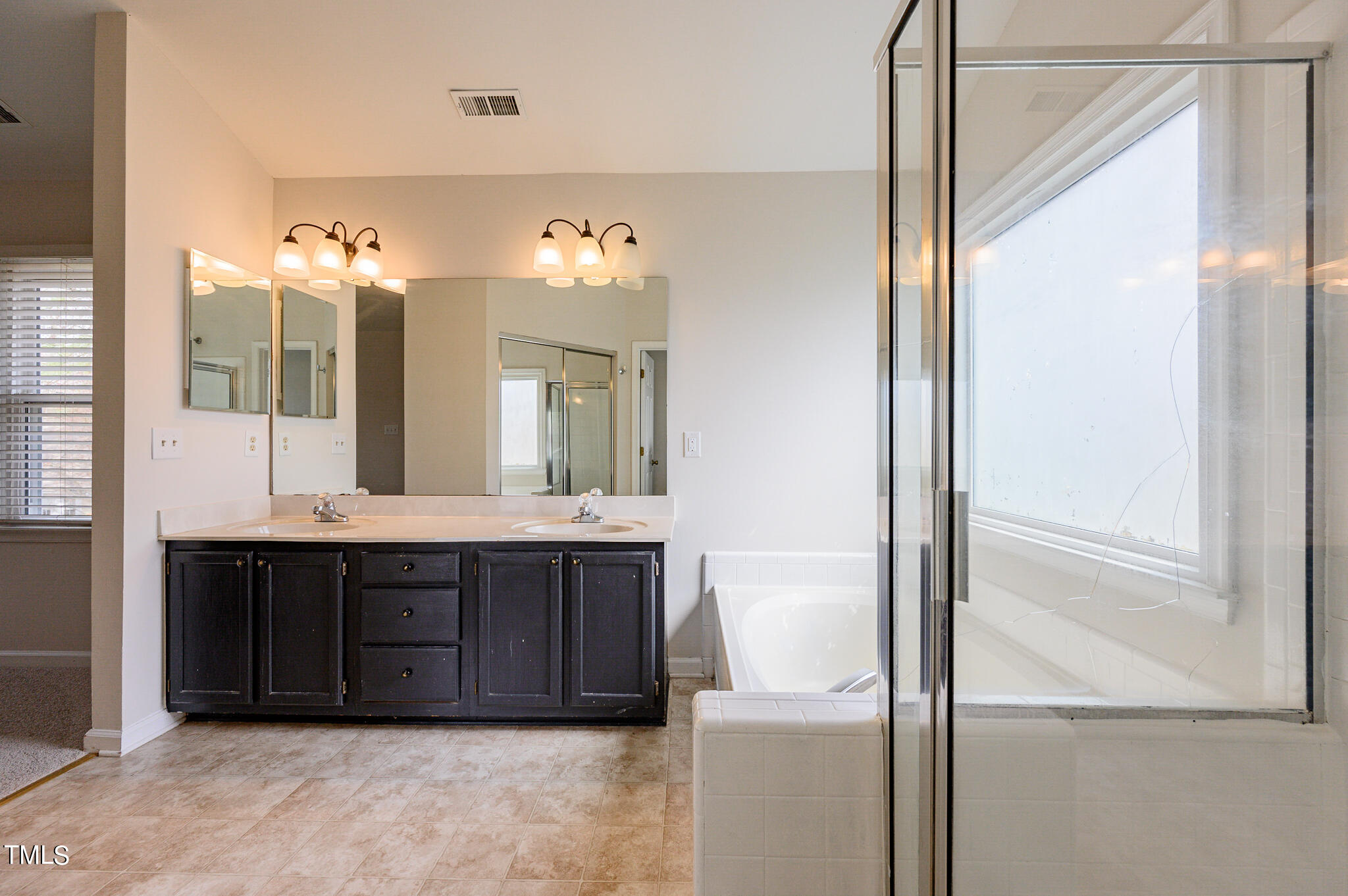 12208 Inglehurst Drive Raleigh, NC 27613 - Photo 17 of 27 photo_17