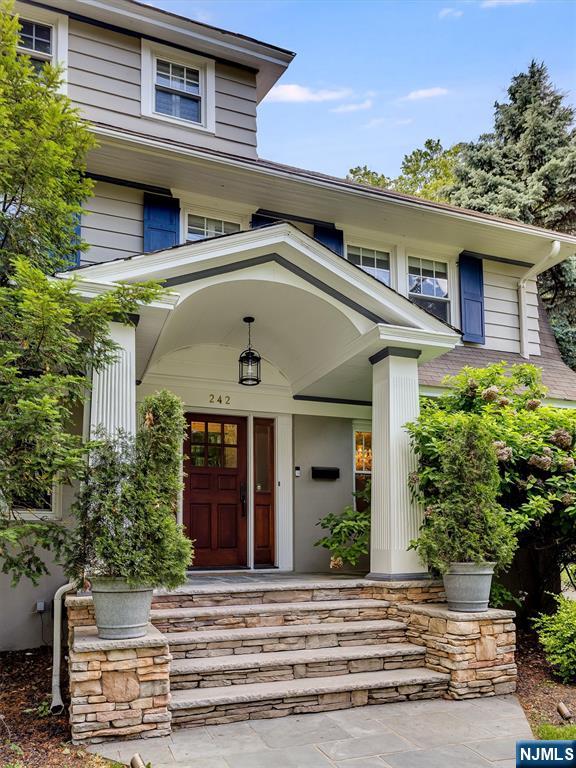 242 Forest Avenue Glen Ridge, NJ 07028 - Photo 4 of 49