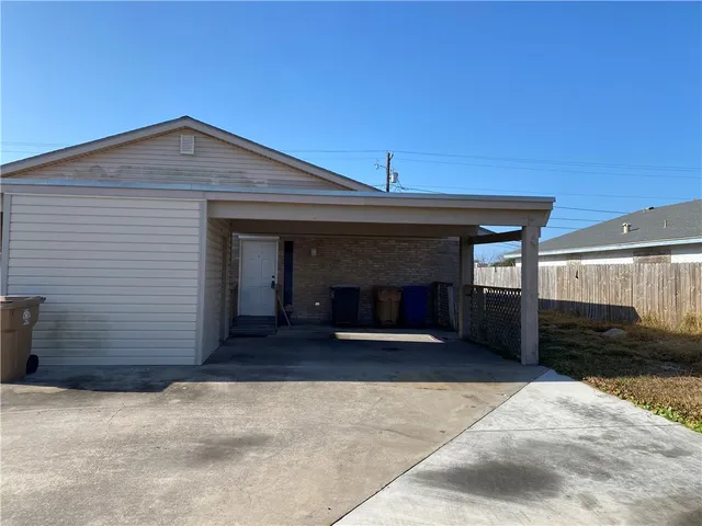 $1,300 | 313 Easy Street, Unit B, Corpus Christi, TX 78418