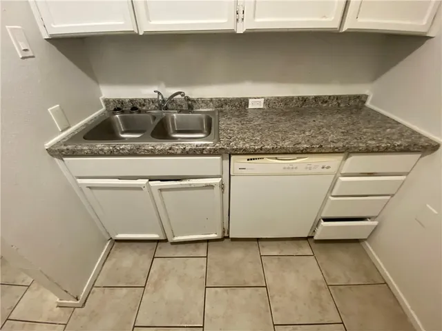 $1,300 | 313 Easy Street, Unit B, Corpus Christi, TX 78418