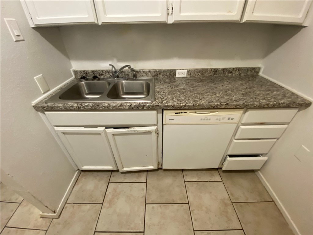 313 Easy Street, Unit B Corpus Christi, TX 78418 - Photo 5 of 16