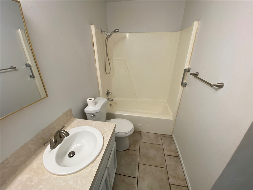 313 Easy Street, Unit B Corpus Christi, TX 78418 - Photo 6 of 16