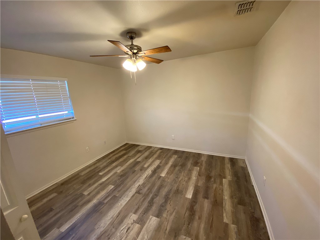 313 Easy Street, Unit B Corpus Christi, TX 78418 - Photo 7 of 16