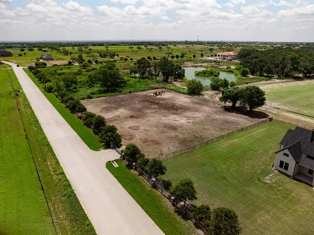 $475,000 | 311 Martingale Trail, Oak Point, TX 75068