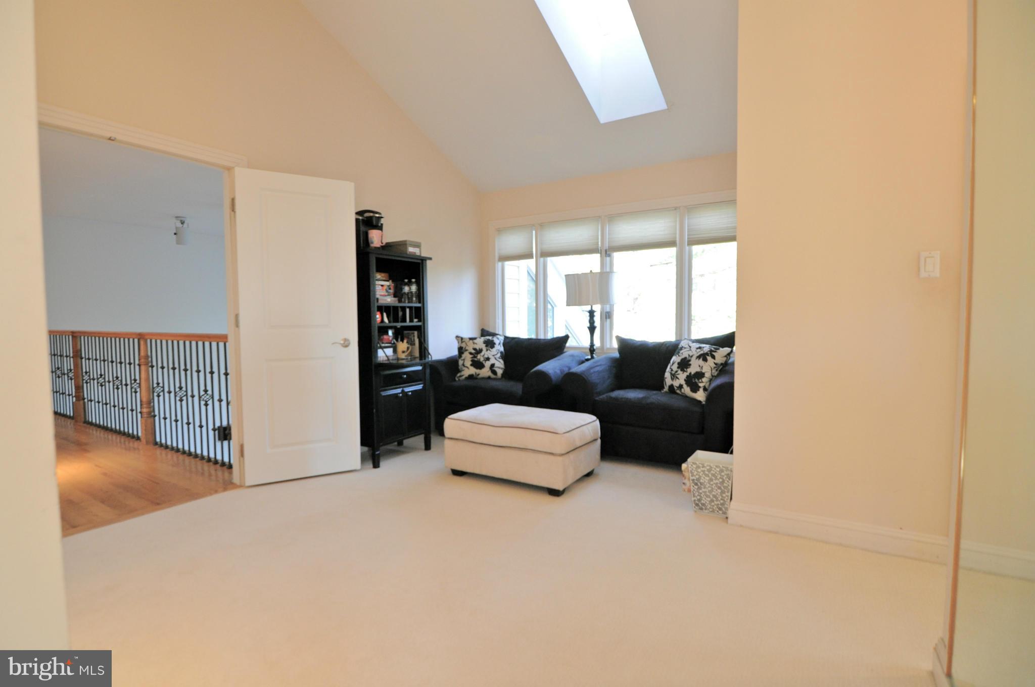6120 Plainview Road Bethesda, MD 20817 - Photo 14 of 24 Master Bedroom Sitting Area
