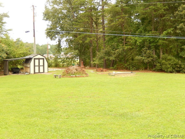 11607 Woods Cross Road Gloucester, VA 23061 - Photo 8 of 32