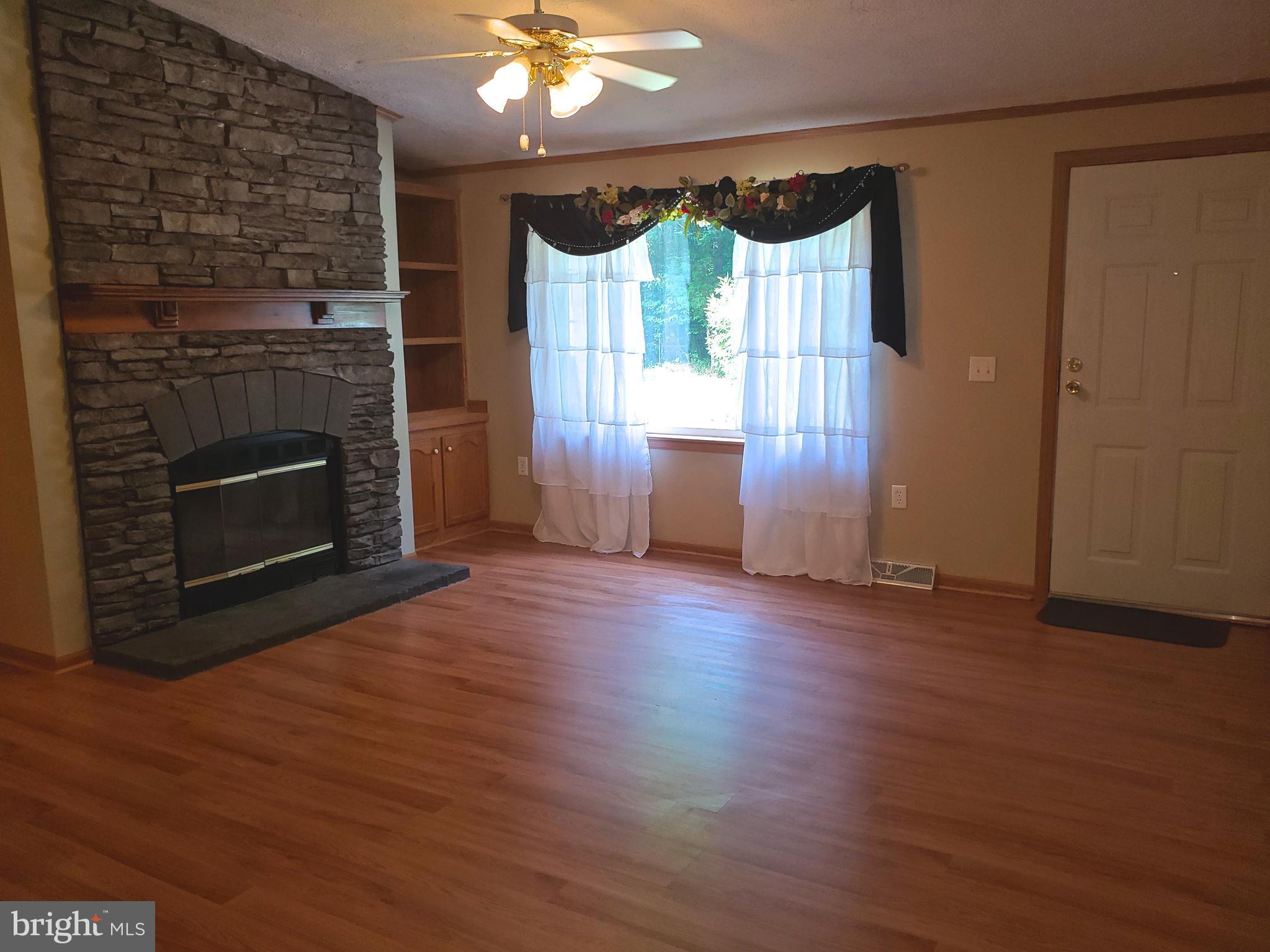 3320 Hughes Road Darlington, MD 21034 - Photo 4 of 18 Living Room