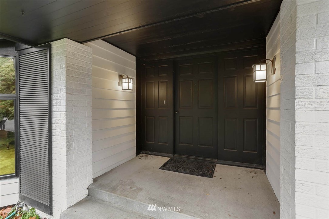 14811 Southeast 172nd Place Renton, WA 98058 - Photo 3 of 24 a view of elevator