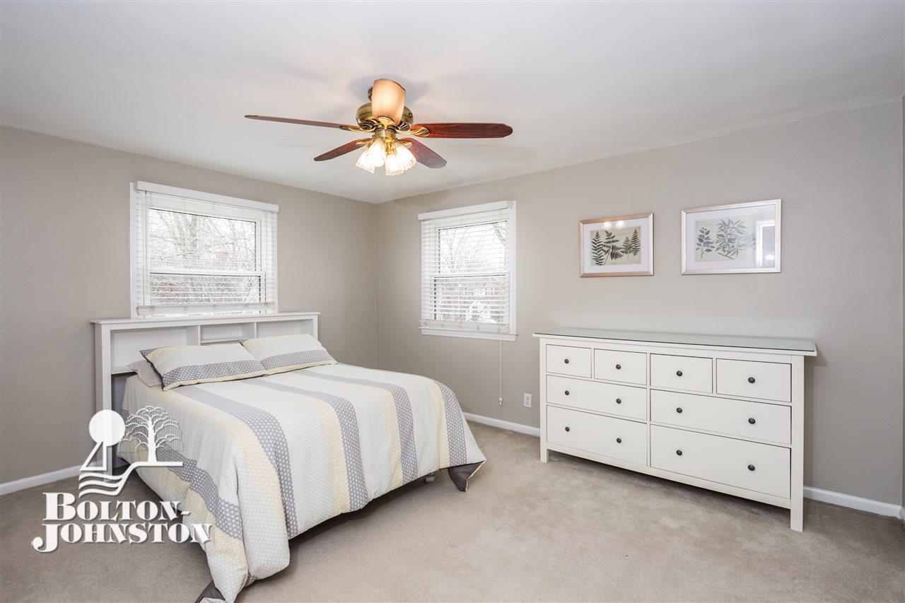 1718 Newcastle Road Grosse Pointe Woods, MI 48236 - Photo 19 of 39