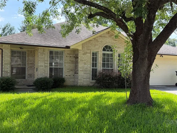 $1,900 | 2238 Pine Cone Drive, Houston, TX 77339