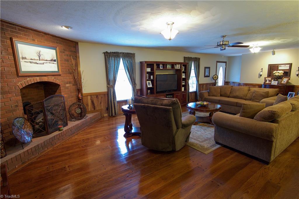 412 Walnut Grove Road Archdale, NC 27263 - Photo 2 of 29 Gallery Image 2