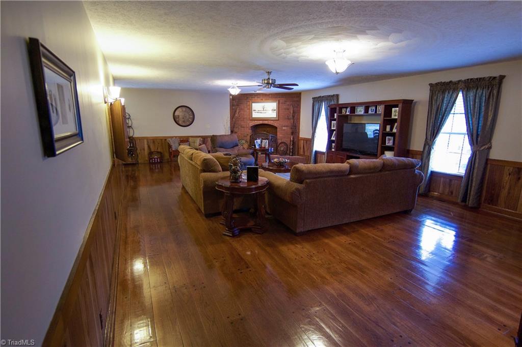 412 Walnut Grove Road Archdale, NC 27263 - Photo 4 of 29 Gallery Image 4