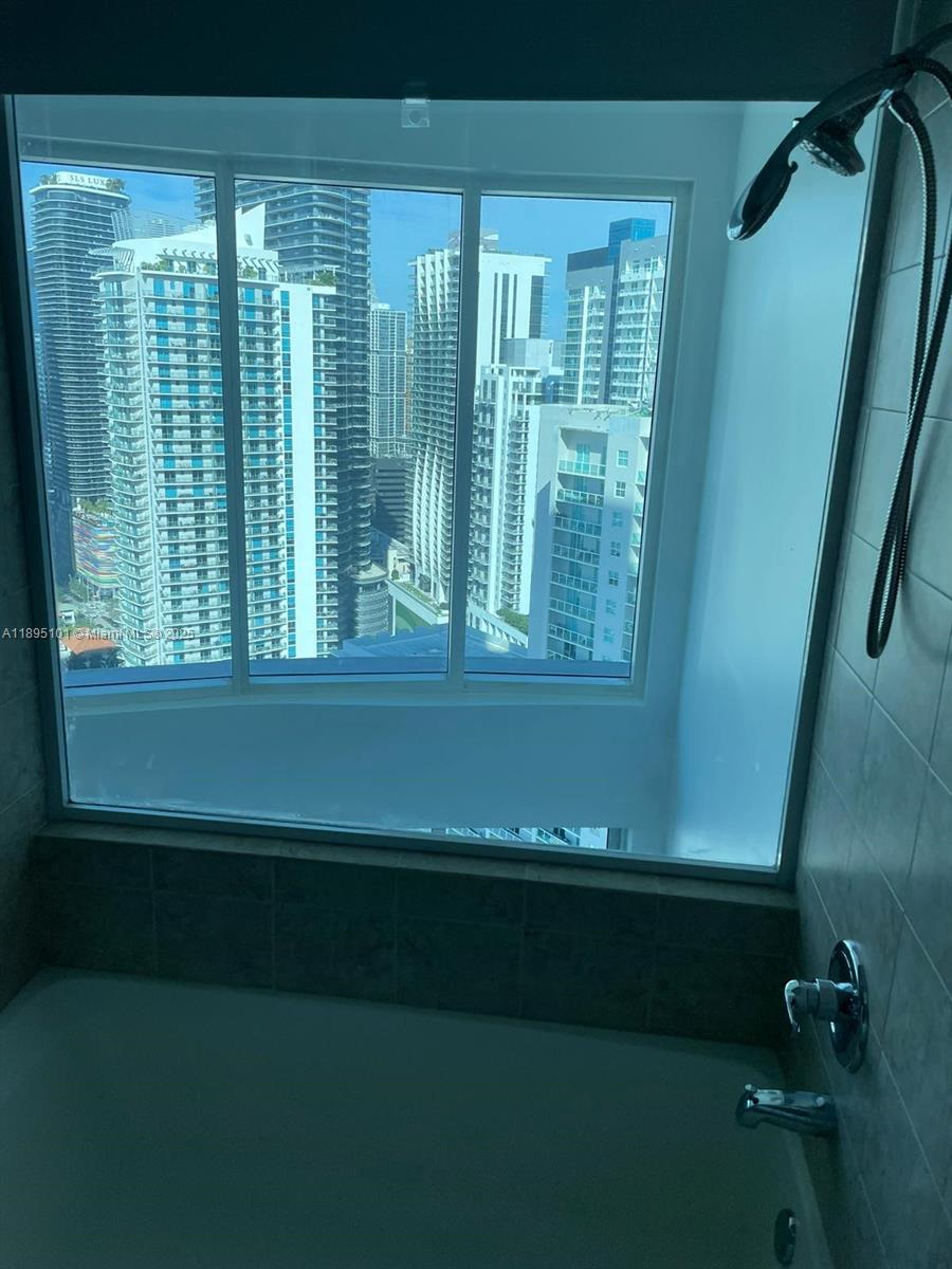 60 Southwest 13th Street, Unit 3426 Miami, FL 33130 - Photo 22 of 32