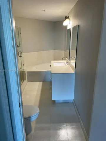 $5,750 | 60 Southwest 13th Street, Unit 3426, Miami, FL 33130