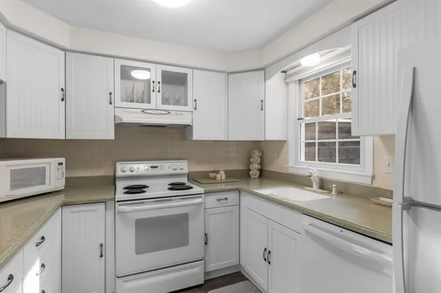 $370,000 | 248 Camp Street, Unit D2, West Yarmouth, MA 02673