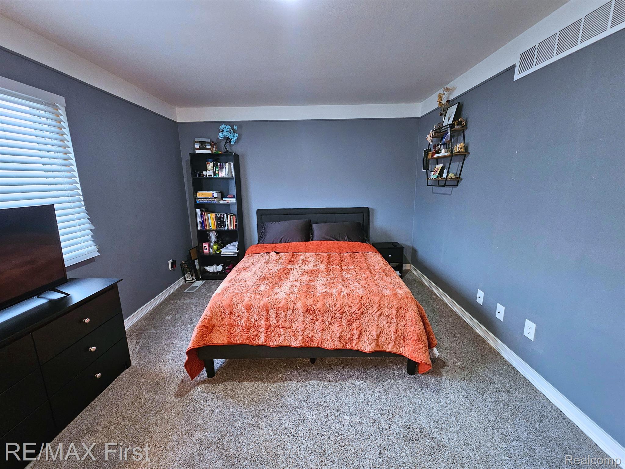 29236 Hoover Road Warren, MI 48093 - Photo 10 of 16 Gallery Image 10