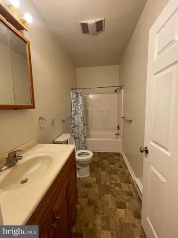 $1,100 | 255 South Potomac Street, Unit 2, Hagerstown, MD 21740