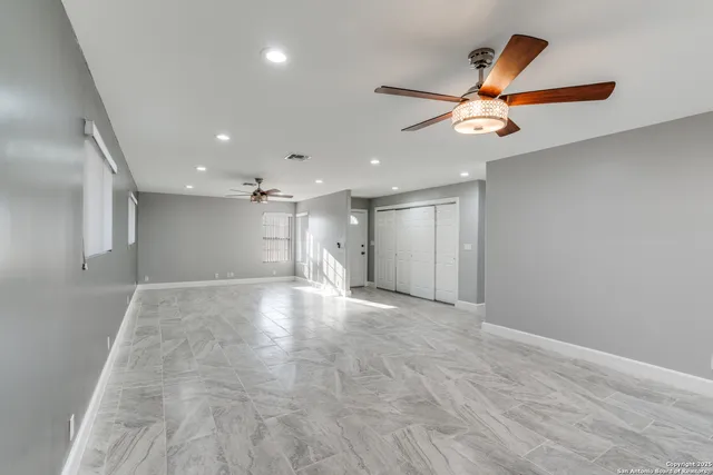 $2,595 | 406 Sea Willow Drive, Marion, TX 78124