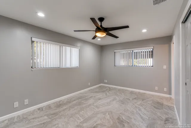 $2,595 | 406 Sea Willow Drive, Marion, TX 78124