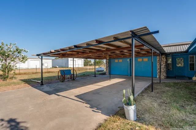 $2,595 | 406 Sea Willow Drive, Marion, TX 78124