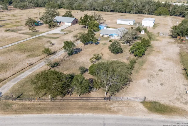 $2,595 | 406 Sea Willow Drive, Marion, TX 78124