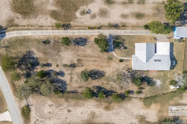 $2,595 | 406 Sea Willow Drive, Marion, TX 78124