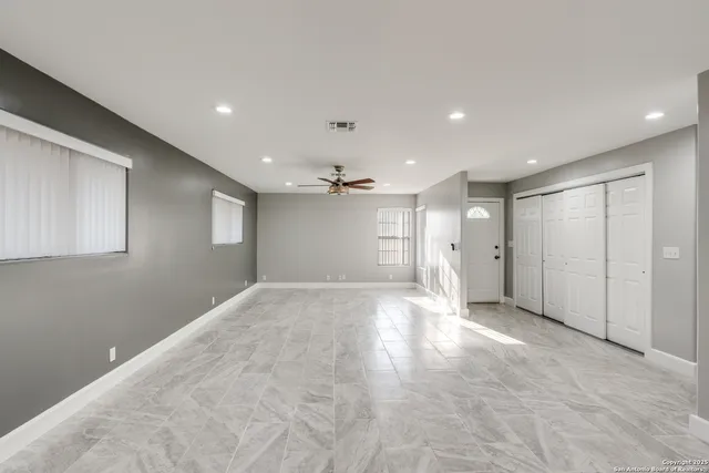 $2,595 | 406 Sea Willow Drive, Marion, TX 78124